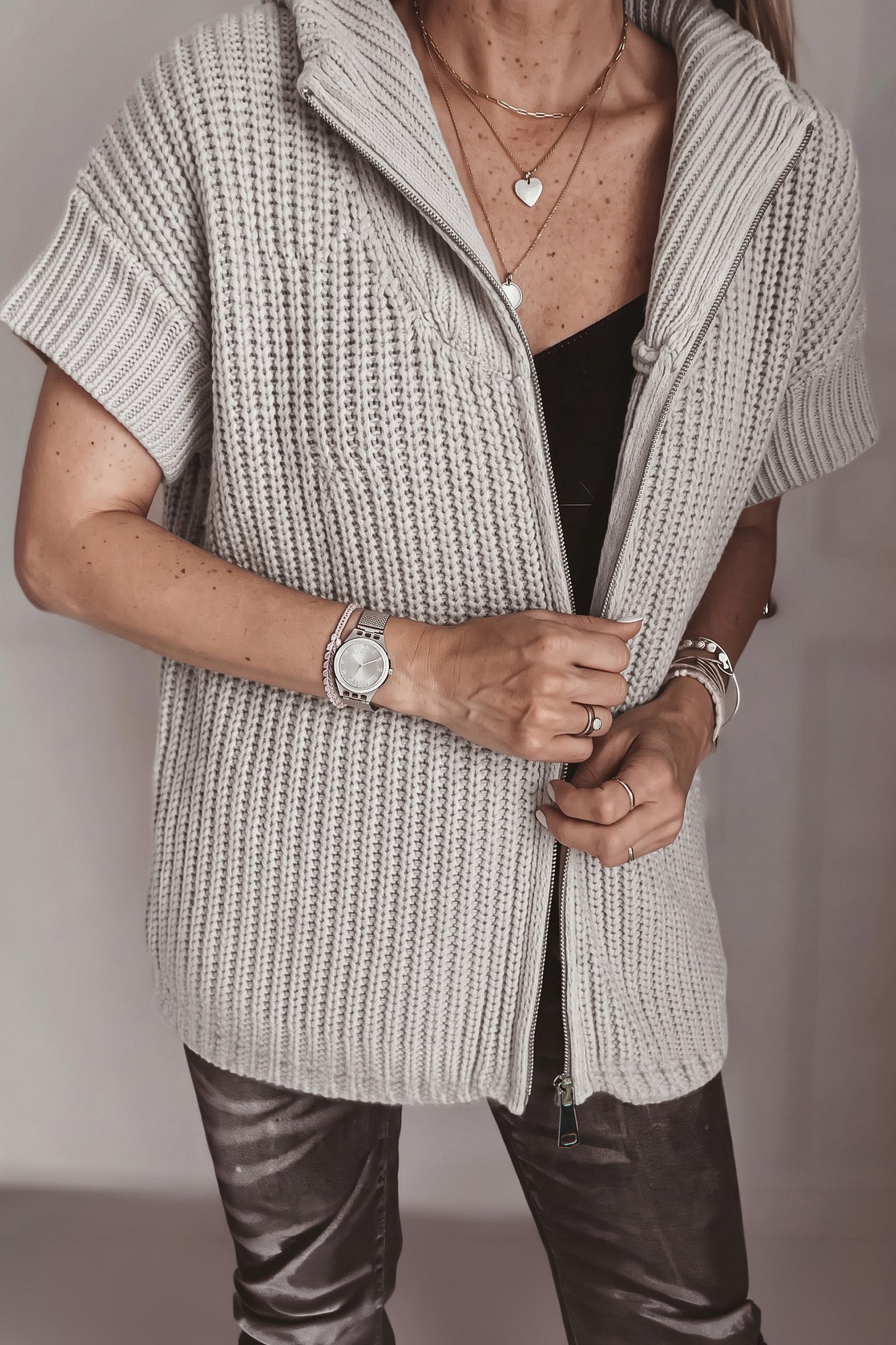 Jet Stream Solid Color Short Sleeve Zipper Knit High Neck Sweater